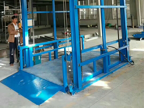 導軌式高空作業(yè)平臺
