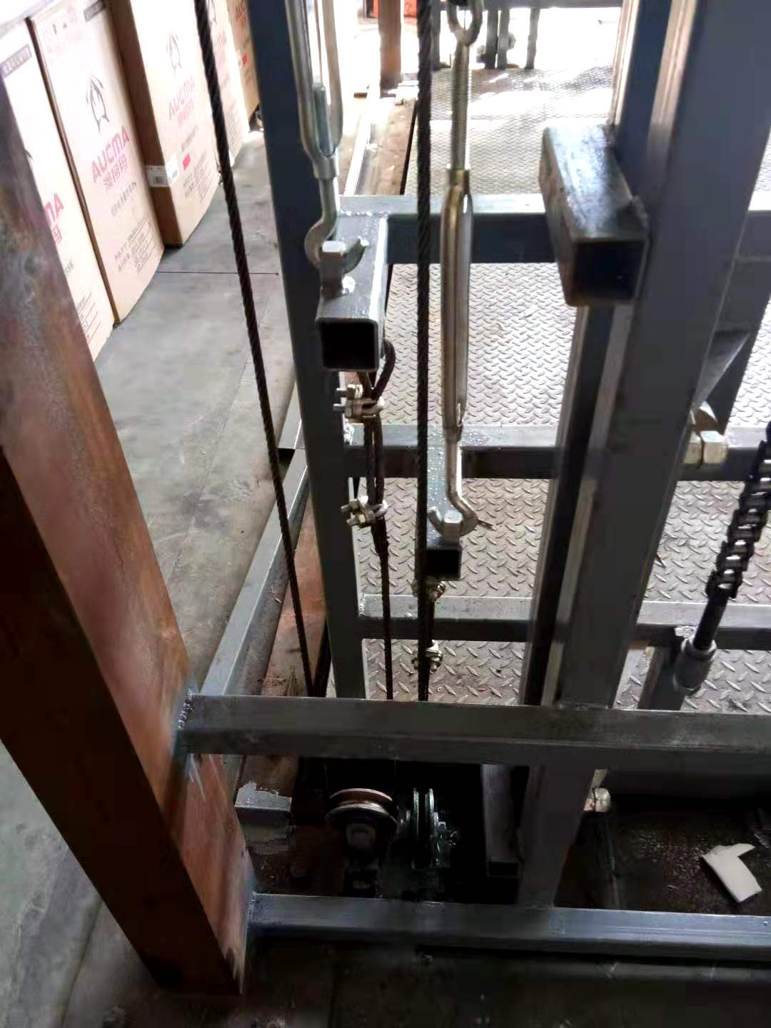 升降機(jī)鋼絲繩的作用及運用